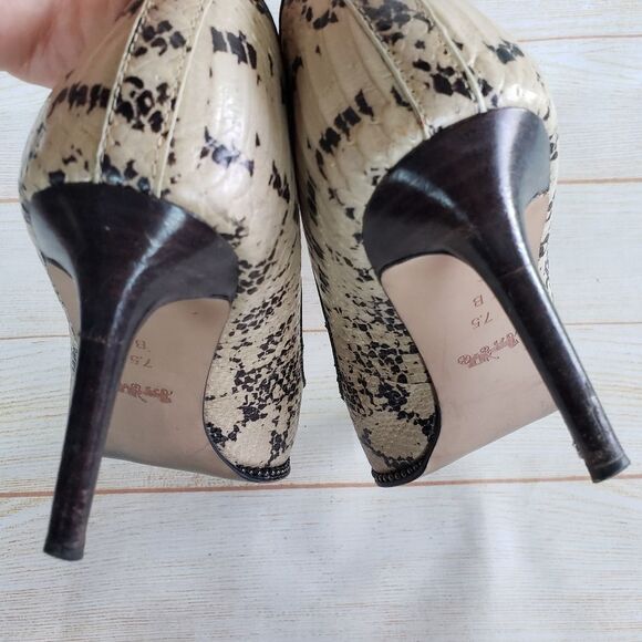 Coach Leather Animal Print Pointy Toe Studded Stiletto Heels Pump Size 7.5 - Picture 13 of 16